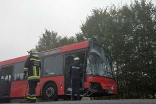 5 Verletzte bei Verkehrsunfällen auf er B1 - Einsatzfahrzeug der Feuerwehr von Auto gerammt. 20130830-8533.jpg