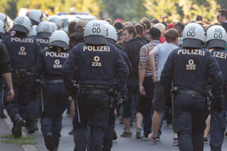 Großeinsatz für die Polizei vor dem Linzer Fußball-Derby 20130830-8683.jpg