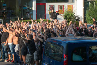 Großeinsatz für die Polizei vor dem Linzer Fußball-Derby 20130830-8702.jpg