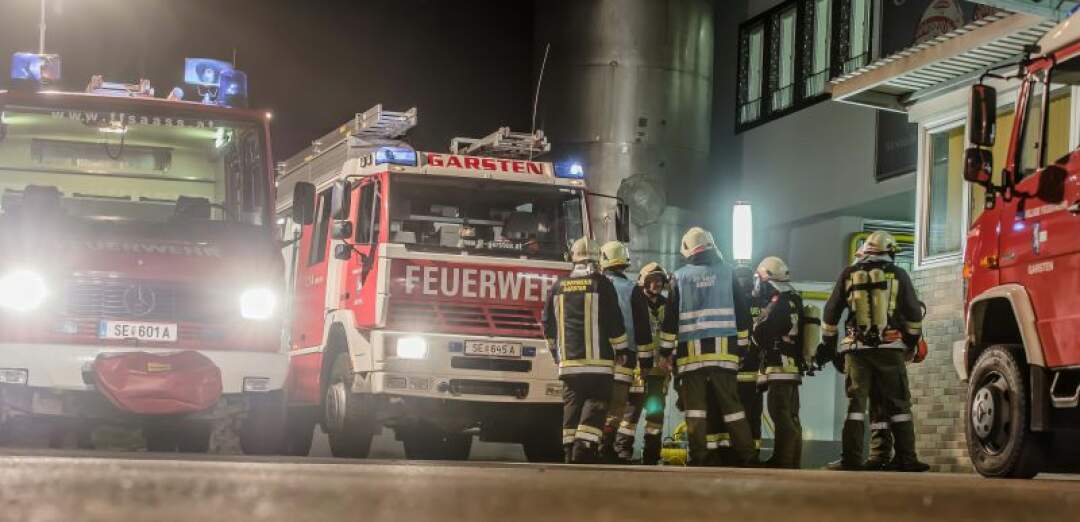Titelbild: Feuerwehreinsatz nach Ammoniakaustritt in Garsten
