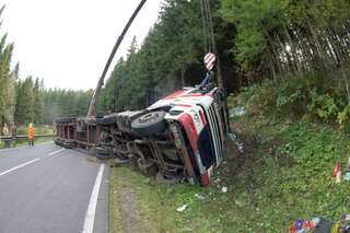 B126 - Wieder schwerer Unfall mit Holztransporter 20130930-4359.jpg