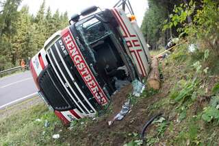 B126 - Wieder schwerer Unfall mit Holztransporter 20130930-4361.jpg