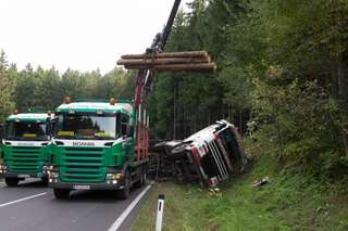 B126 - Wieder schwerer Unfall mit Holztransporter 20130930-4375.jpg