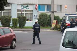 Bombendrohung: Oberbank von Polizei umstellt 20131009-5312.jpg