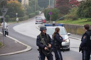 Bombendrohung: Oberbank von Polizei umstellt 20131009-5315.jpg
