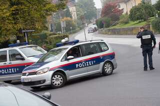 Bombendrohung: Oberbank von Polizei umstellt 20131009-5318.jpg
