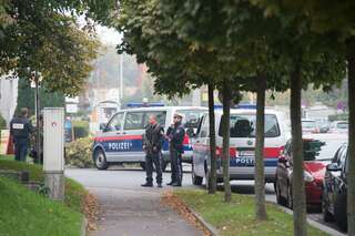 Bombendrohung: Oberbank von Polizei umstellt 20131009-5321.jpg