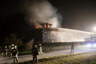 Alarmstufe zwei bei Wohnhausbrand in Altenberg bei Linz 20131009-5366.jpg