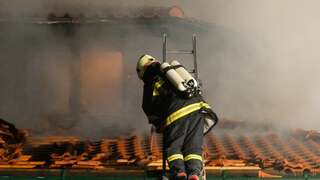 Alarmstufe zwei bei Wohnhausbrand in Altenberg bei Linz 20131009-5404.jpg