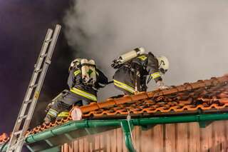 Alarmstufe zwei bei Wohnhausbrand in Altenberg bei Linz 20131009-5424.jpg