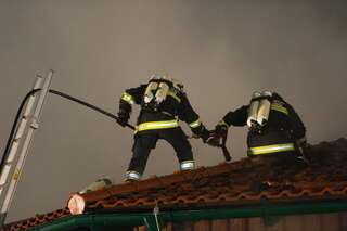 Alarmstufe zwei bei Wohnhausbrand in Altenberg bei Linz 20131009-5426.jpg
