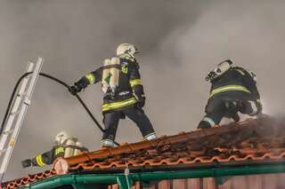 Alarmstufe zwei bei Wohnhausbrand in Altenberg bei Linz 20131009-5427.jpg