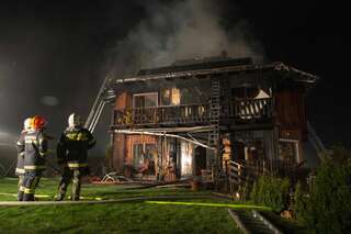 Alarmstufe zwei bei Wohnhausbrand in Altenberg bei Linz 20131009-5440.jpg