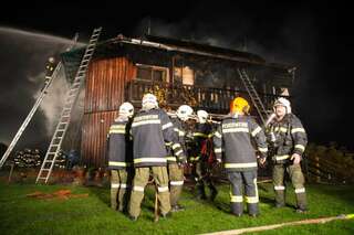 Alarmstufe zwei bei Wohnhausbrand in Altenberg bei Linz 20131009-5461.jpg