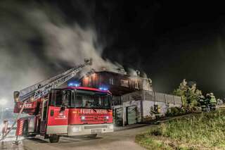 Alarmstufe zwei bei Wohnhausbrand in Altenberg bei Linz 20131009-5495.jpg