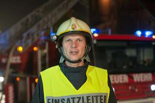 Alarmstufe zwei bei Wohnhausbrand in Altenberg bei Linz 20131009-5511.jpg