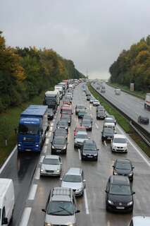 Westautobahn am Valentiner Berg nach Unfall gesperrt 20131011-1401.jpg