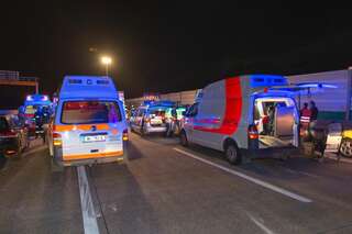 Neun Verletzte nach schwerer Verkehrsunfall mit Kleinbus 20131018-6320.jpg