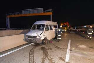 Neun Verletzte nach schwerer Verkehrsunfall mit Kleinbus 20131018-6321.jpg