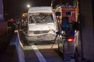 Neun Verletzte nach schwerer Verkehrsunfall mit Kleinbus 20131018-6368.jpg