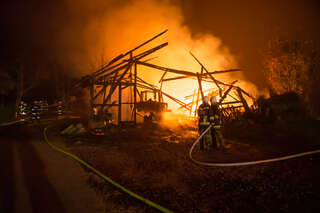 Stadel durch Brand vollständig zerstört 20131026-7214.jpg