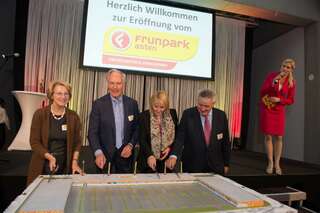 Fachmarktzentrum Frunpark in Asten hat eröffnet 20131029-7347.jpg