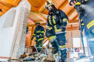Dach stand in Flammen - sieben Feuerwehren im Einsatz 20131113-7923.jpg