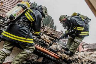 Dach stand in Flammen - sieben Feuerwehren im Einsatz 20131113-7934.jpg