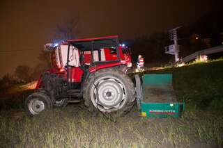 Autolenker kracht ungebremst gegen Traktor 20131113-7946.jpg