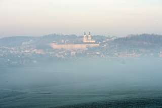 Chorherrenstift in morgendlichen Nebel 20131204-9626.jpg