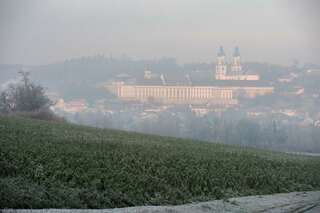 Chorherrenstift in morgendlichen Nebel 20131204-9636.jpg
