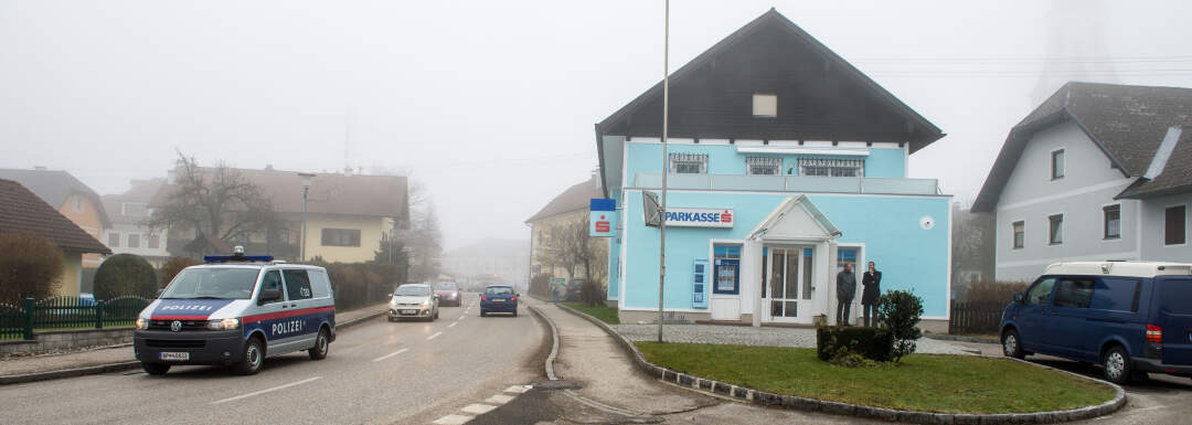 Titelbild: Frau überfiel Sparkasse in Ohlsdorf
