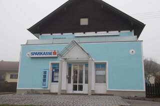 Frau überfiel Sparkasse in Ohlsdorf 20131212-0323.jpg
