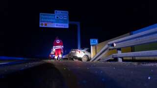 Alkolenker kracht auf Westautobahn gegen Lärmschutzwand 20131219-0723.jpg