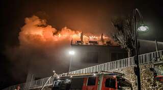 Brand am Linzer Pöstlingberg - Feuermann bei den Löscharbeiten verletzt 20131220-0747.jpg