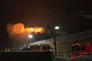 Brand am Linzer Pöstlingberg - Feuermann bei den Löscharbeiten verletzt 20131220-0750.jpg