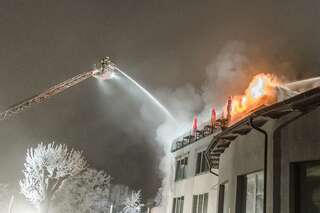Brand am Linzer Pöstlingberg - Feuermann bei den Löscharbeiten verletzt 20131220-0760.jpg