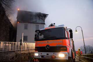 Brand am Linzer Pöstlingberg - Feuermann bei den Löscharbeiten verletzt 20131220-0825-2.jpg
