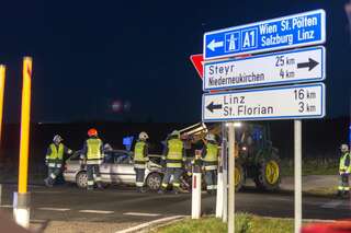 Zwei Verletzte bei Verkehrsunfall in St. Florian 20131227-1181.jpg