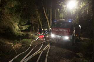 Neun Feuerwehren bei Dachstuhlbrand in Kallham im Einsatz 20140113-1838.jpg