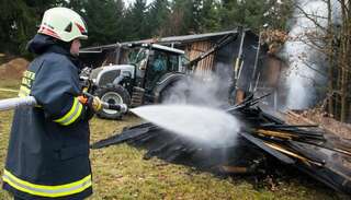 Feuerwehren verhinderten Werkstattbrand 20140117-1894.jpg