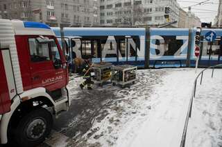 Straßenbahn in Linz-Urfahr entgleist 20140126-2341.jpg