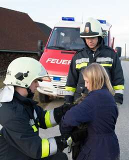 Feuerwehrmänner befreiten Kater aus Abwasserkanal 20140205-2800.jpg