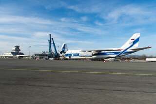 Spezialtransport mit Antonow An-124 20140301-3866.jpg