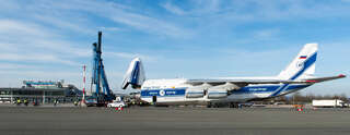Spezialtransport mit Antonow An-124 20140301-3867.jpg