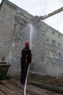 Nach Explosion - einsturzgefährdetes Wohnhaus in Linz ist bald abgerissen 20140304-4105.jpg