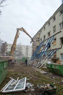 Nach Explosion - einsturzgefährdetes Wohnhaus in Linz ist bald abgerissen 20140304-4110.jpg