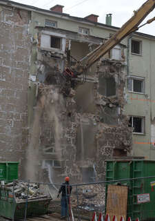 Nach Explosion - einsturzgefährdetes Wohnhaus in Linz ist bald abgerissen 20140304-4131.jpg