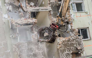 Nach Explosion - einsturzgefährdetes Wohnhaus in Linz ist bald abgerissen 20140304-4135.jpg