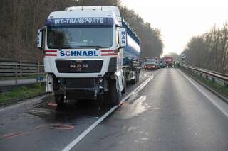 Pkw krachte gegen Lastwagen - Lenkerin (23) eingeklemmt 20140310-4480.jpg